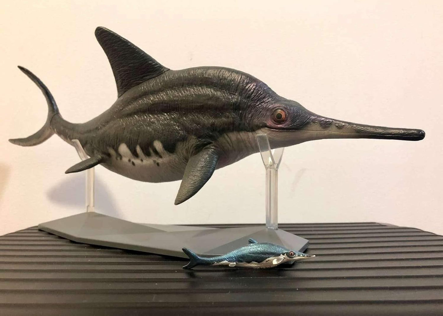 PNSO オフタルモサウルス 大きい目 魚竜 Ophthalmosaurus 水棲爬虫類 恐竜 リアル 海洋動物フィギュア PVC プラモデル 大人 おもちゃ 模型 プレゼント プレミアム 48cm級 オリジナルBOX 台座付き 塗装済 完成品