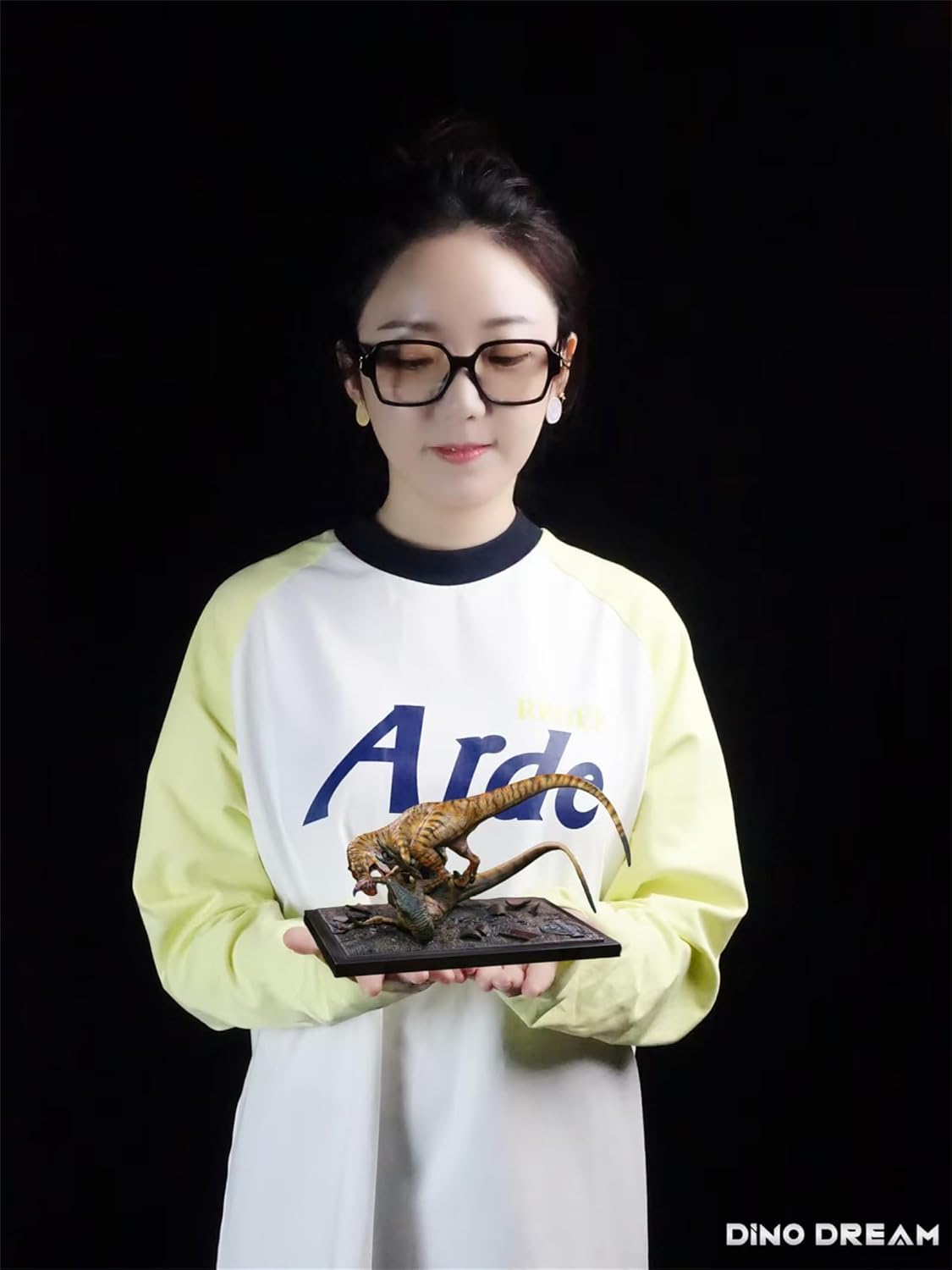 DINO DREAM 1/15 サイズ ヴェロキラプトル ドロマエオサウルス科 白亜紀 小型肉食恐竜 恐竜 24cm級 フィギュア 樹脂 プラモデル 模型 シーン 情景セット 塗装済 台座付き