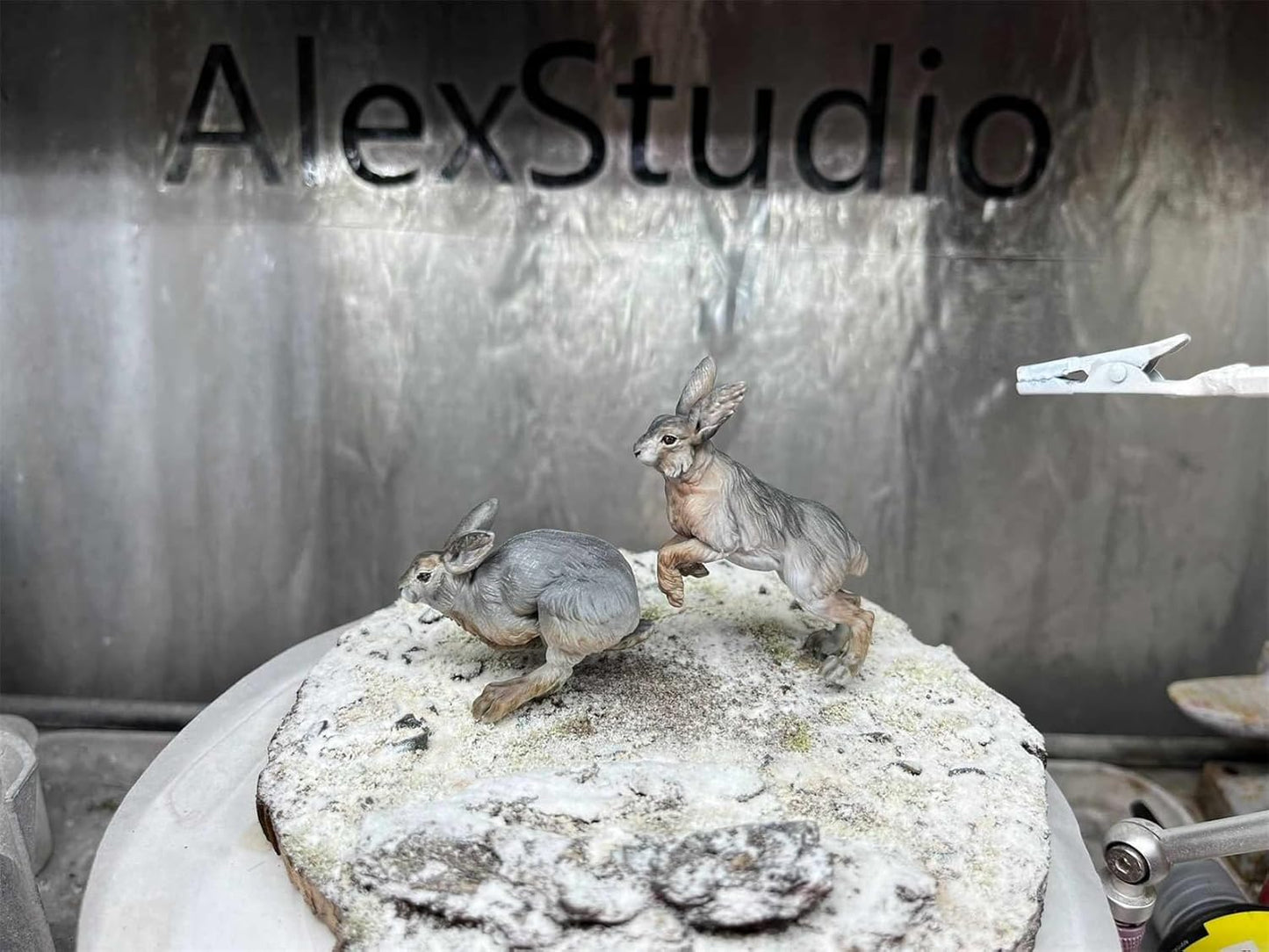 BACALYSO | ALEX STUDIO Polar Rabbit Figure, Rabbit, Mammal, Rabbit Eyes, Rabbit Family, Hares, Long Legs, Resin, Painted, Cute, Realistic Statue, Animal, Plastic Model, Toy Figurine (1/10)