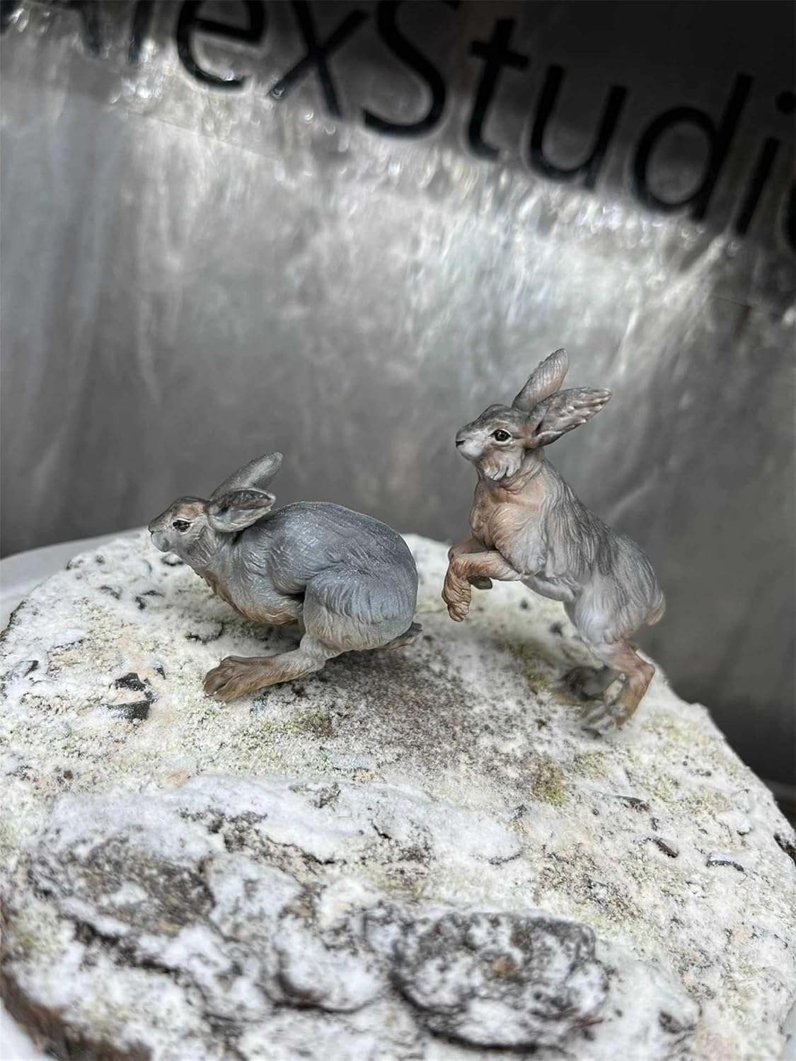 BACALYSO | ALEX STUDIO Polar Rabbit Figure, Rabbit, Mammal, Rabbit Eyes, Rabbit Family, Hares, Long Legs, Resin, Painted, Cute, Realistic Statue, Animal, Plastic Model, Toy Figurine (1/10)