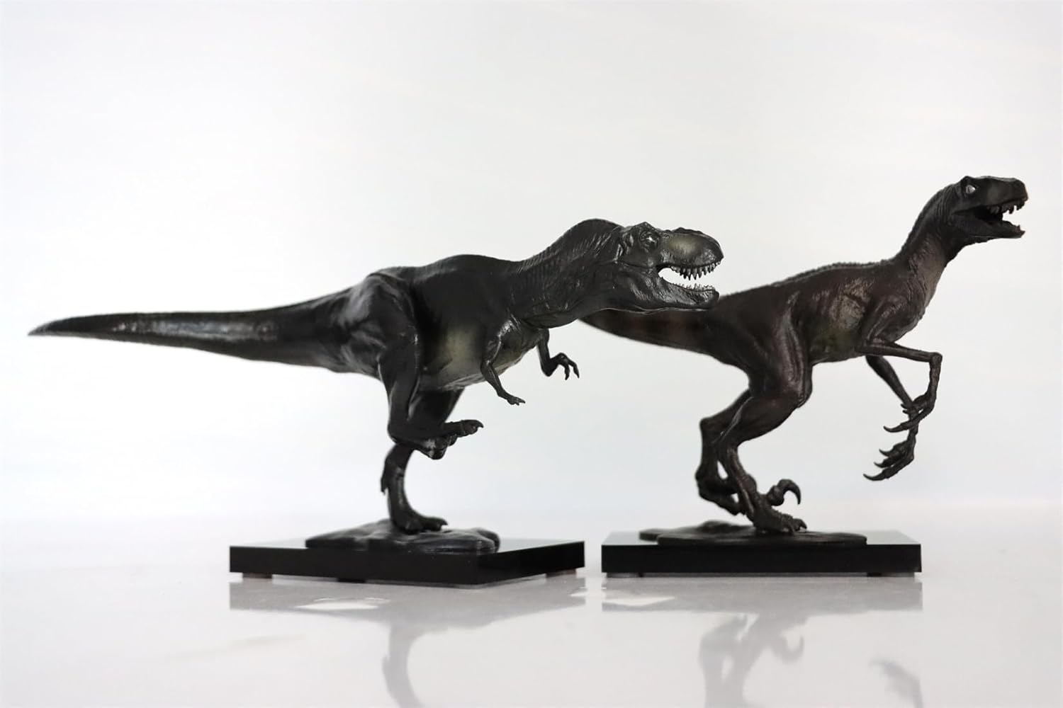 DINO DREAM 周年記念モデル ティラノサウルス VS ヴェロキラプトル フィギュア セット Tレックス Ｔ-REX 20cm級 肉食 恐竜 台座付け リアル 銅像 樹脂 プラモデル 模型 塗装済 置物