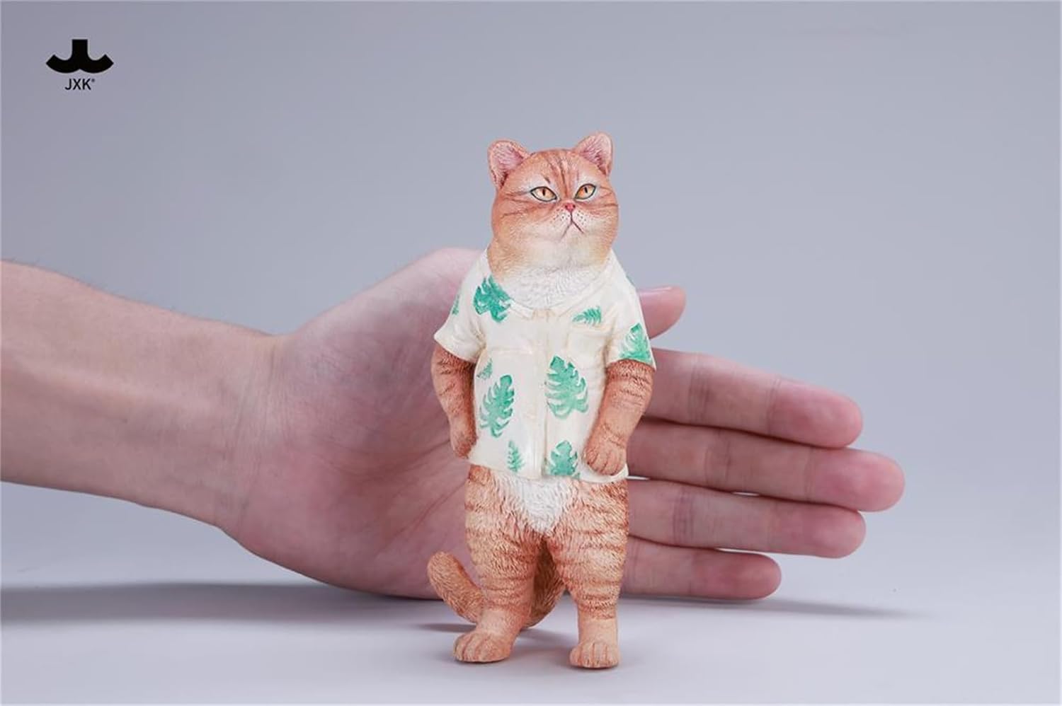 JXK 猫 フルーツ屋さんのニャン店長 可愛い ネコ 動物 リアル フィギュア 樹脂 プラモデル 模型 15cm級 完成品 ネコ好き 置物 (JXK-AI09A)