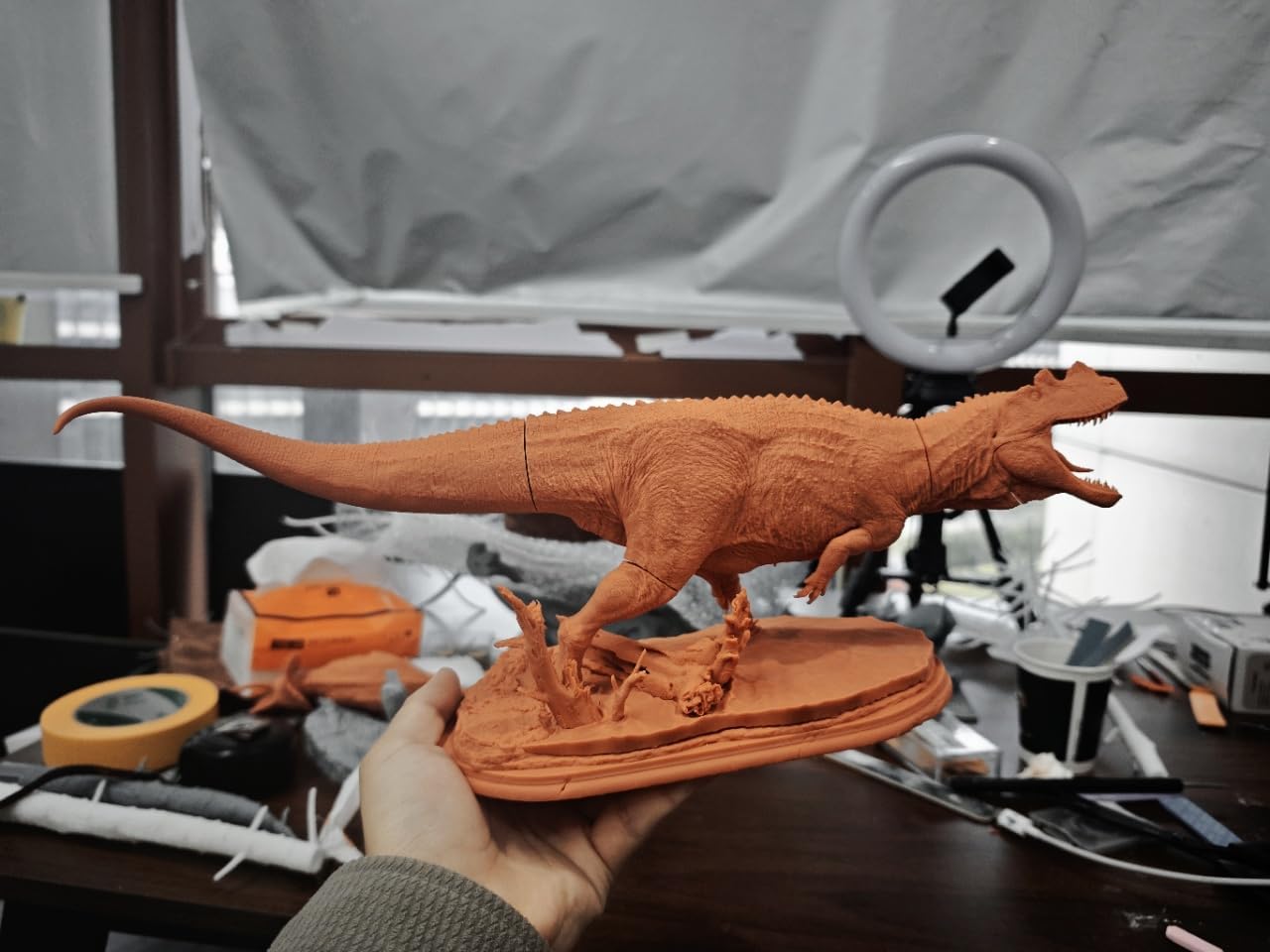 SHOWANNA 1/35ケラトサウルス ケラトサウルス科 18.5CM 獣脚類 ジュラ紀 恐竜 リアル フィギュア 情景セット 樹脂 プラモデル 模型 スタチュー 台座付き [並行輸入品]