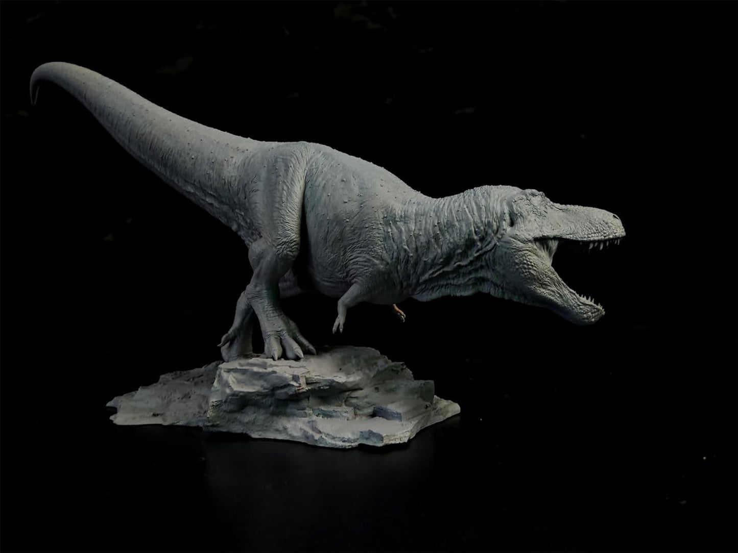 Vikas Prajapat ティラノサウルス フィギュア ガレキ 塗装指定可 Tレックス T-REX 獣脚類 恐竜 模型 白亜紀 情景セット プラモデル 大人おもちゃ プレゼント (1/10塗装済み) [並行輸入品]