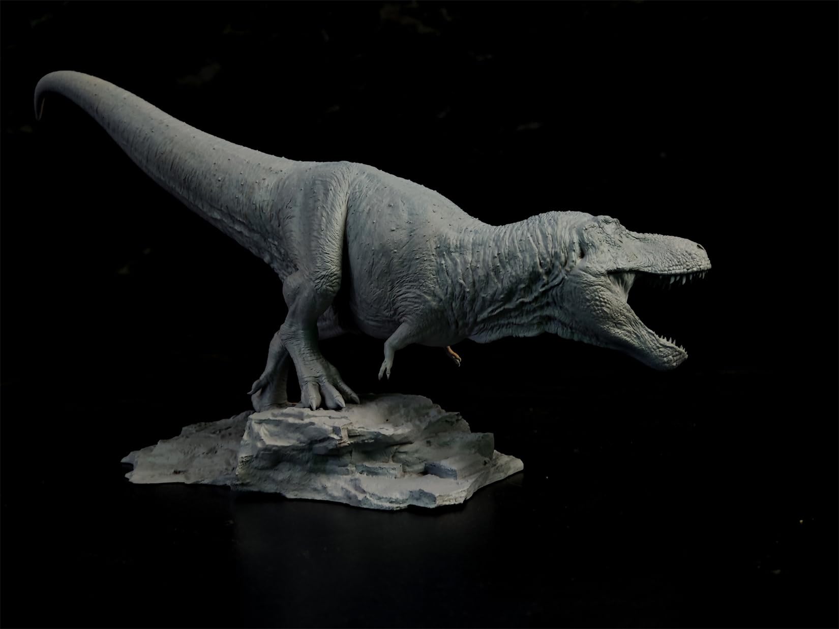 Vikas Prajapat ティラノサウルス フィギュア ガレキ 塗装指定可 Tレックス T-REX 獣脚類 恐竜 模型 白亜紀 情景セット プラモデル 大人おもちゃ プレゼント (1/10塗装済み) [並行輸入品]