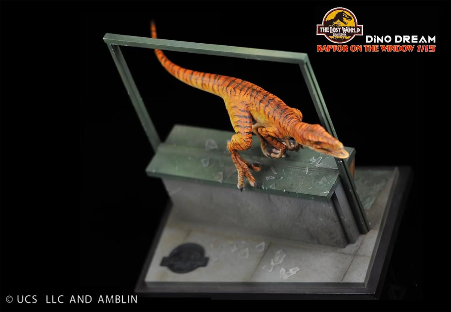 DINO DREAM 1/5 サイズ 窓辺のヴェロキラプトル フィギュア 小型 肉食 恐竜 20cm級 リアル 樹脂 プラモデル 模型 塗装済 置物 台座付き 情景セット スタチュー [並行輸入品]