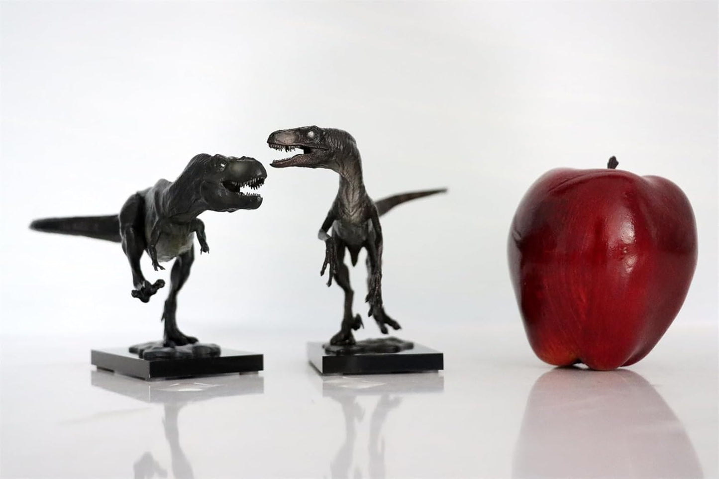 DINO DREAM 周年記念モデル ティラノサウルス VS ヴェロキラプトル フィギュア セット Tレックス Ｔ-REX 20cm級 肉食 恐竜 台座付け リアル 銅像 樹脂 プラモデル 模型 塗装済 置物
