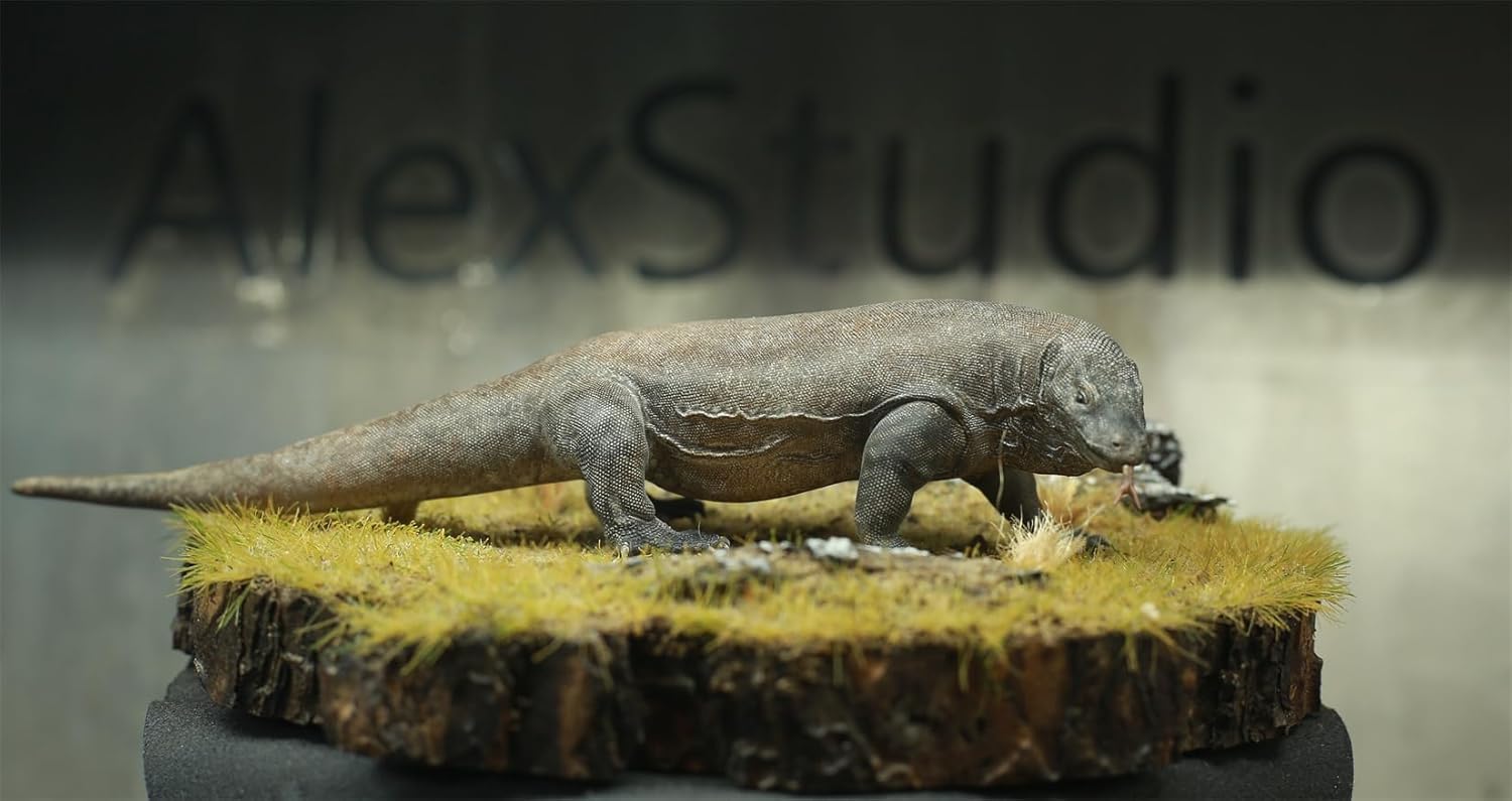 Alex STUDIO コモドオオトカゲ フィギュア コモドドラゴン 動物 爬虫綱 有鱗目 オオトカゲ科 リアル 樹脂 プラモデル 大人のおもちゃ 模型 プレゼント 置物 台座付き (1/20-18) [並行輸入品]