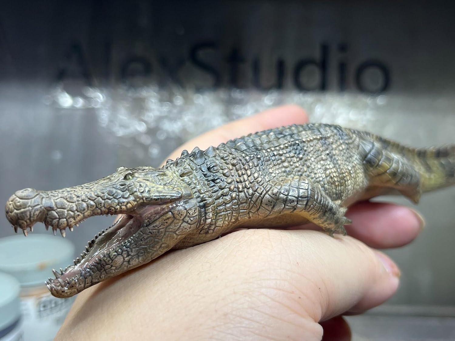 Alex STUDIO デイノスクス フィギュア22cm中生代白亜紀 ワニ アリゲーター上科 肉食動物 リアル 樹脂 プラモデル 大人のおもちゃ 模型 プレゼント 置物 台座付き [並行輸入品]