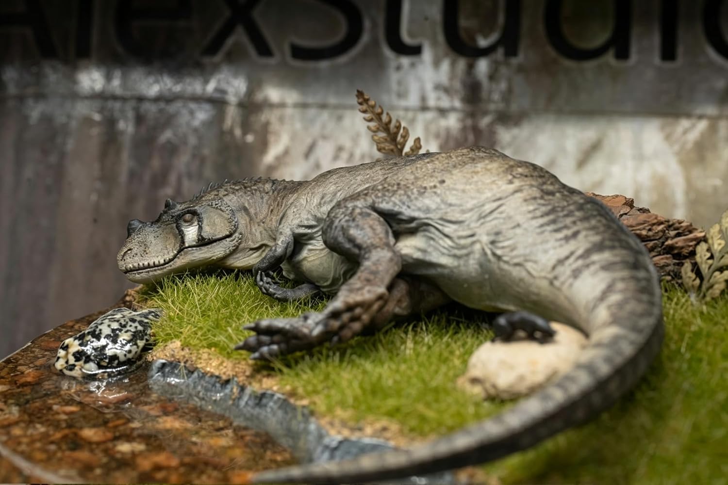Alex STUDIO ケラトサウルス フィギュア 中生代ジュラ紀 獣脚類 恐竜 ケラトサウルス科 リアル 樹脂 プラモデル 大人のおもちゃ 模型 プレゼント 置物 台座付き (1/20～1/18) [並行輸入品]