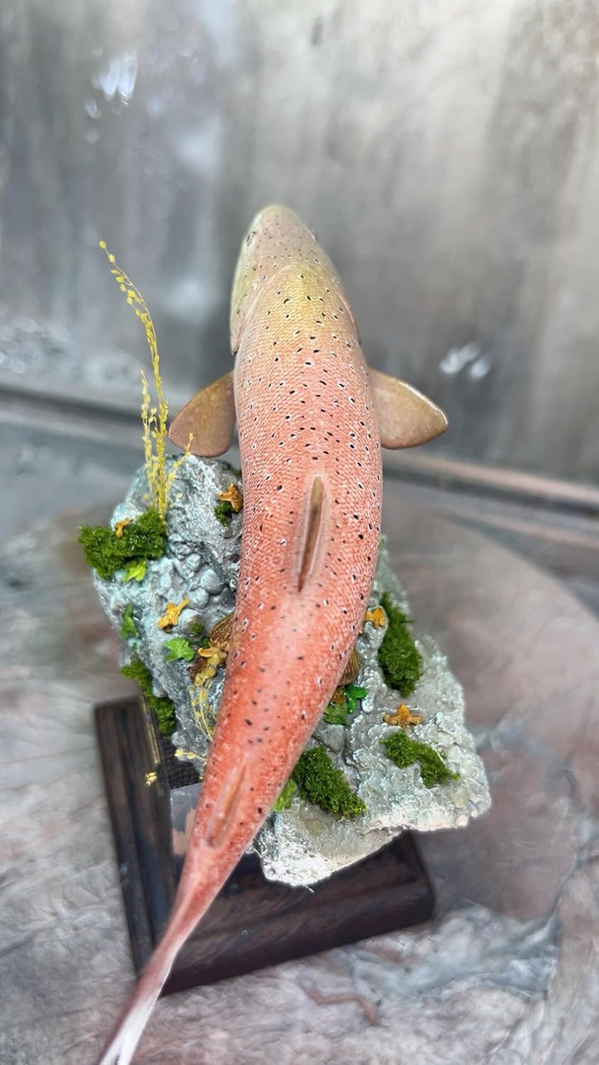 Alex STUDIO アムールイトウ フィギュア 魚 サケ科 動物 淡水魚 リアル 樹脂 プラモデル 大人のおもちゃ 模型 プレゼント 置物 台座付き (1/6) [並行輸入品]