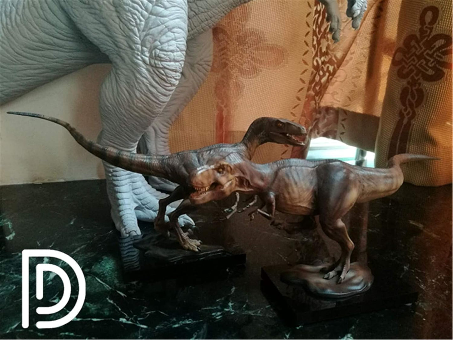 DINO DREAM ティラノサウルス Tレックス T-REX ヴェロキラプトル セット 恐竜 肉食 リアル フィギュア PVC プラモデル おもちゃ 模型 プレゼント プレミアム 20cm級 オリジナル スタチュー 塗装済 完成品 置物 台座付き