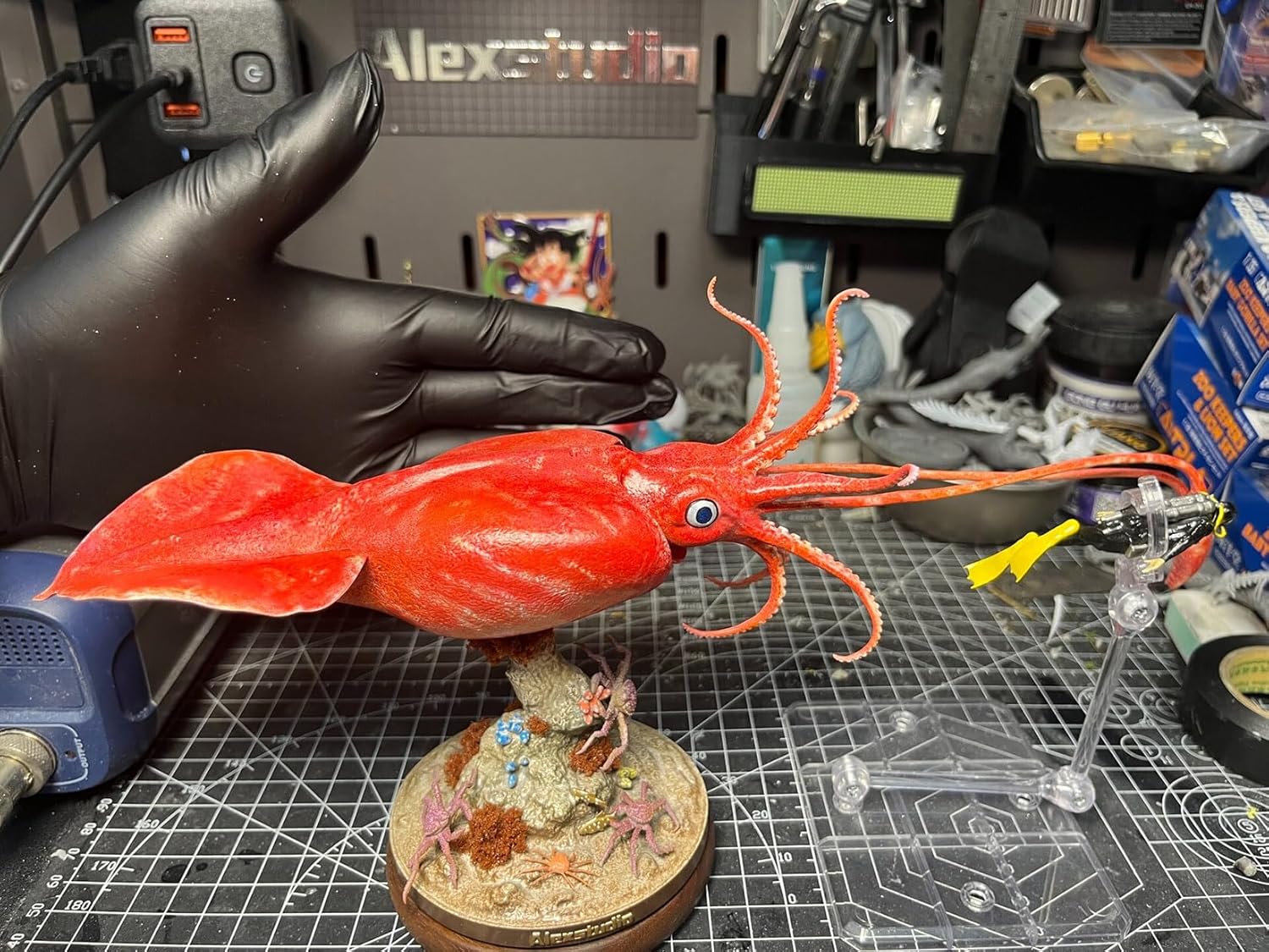 Alex STUDIO ダイオウホウズキイカ フィギュア ダイオウイカ サメハダホウズキイカ科 動物 無脊椎動物 海洋生物 リアル 樹脂 プラモデル 大人のおもちゃ 模型 プレゼント 置物 台座付き (15cm) [並行輸入品]